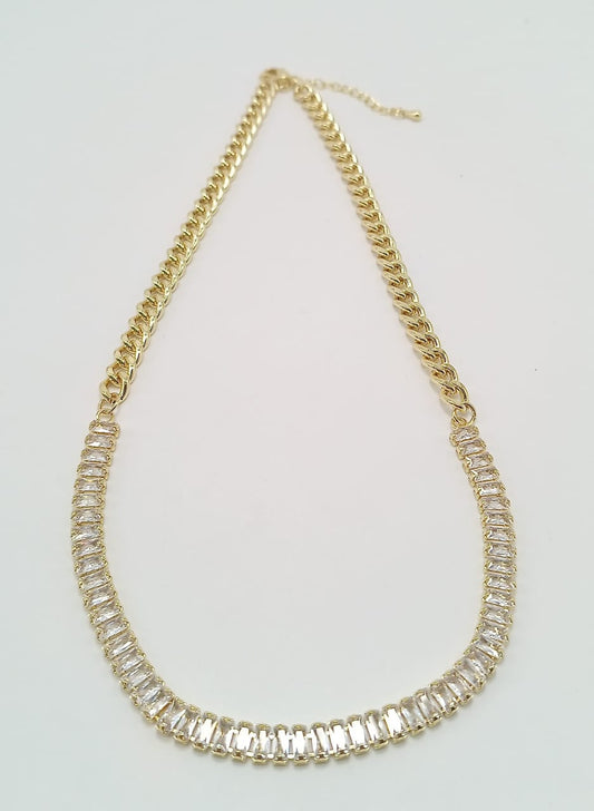 Collar rodinado P. Baguette t. Cubano dorado piedra blanca